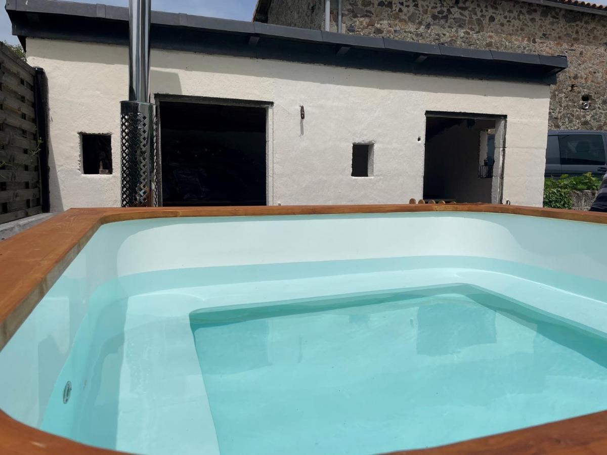 Beautiful Cottage With Private Plunge Pool/Hot Tub - 40 Mins From Puy Du Fou La Chapelle-Saint-Etienne Exterior photo